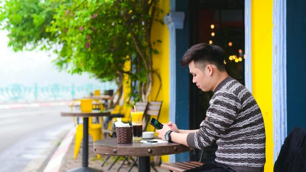 Quelles compétences sont nécessaires pour exceller en tant que développeur de jeux vidéo éducatifs ?